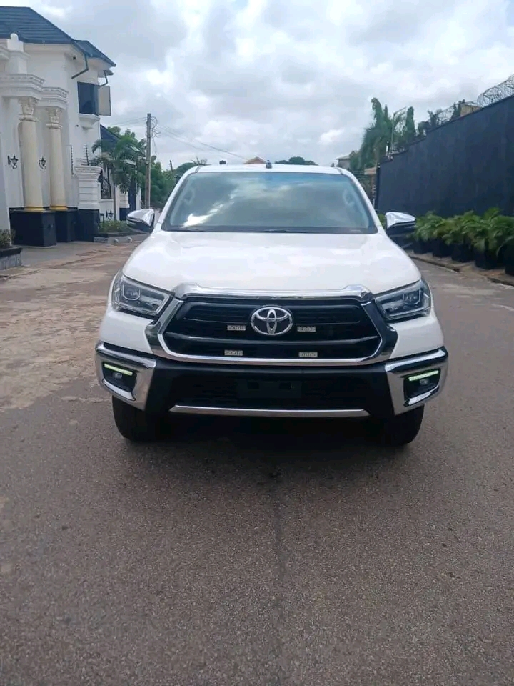 2021 Toyota Hilux โ photo 1
