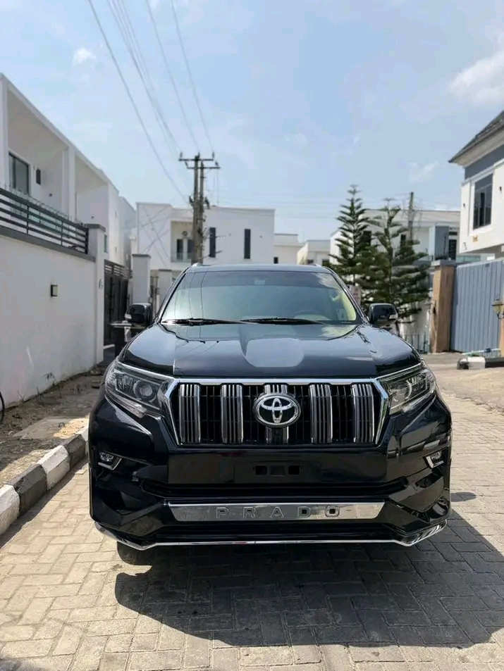 2016 Toyota Prado โ photo 1