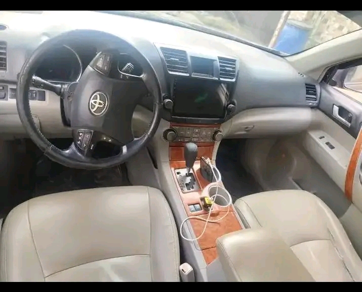 2009 Toyota Highlander โ photo 1
