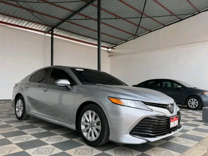 2020 Toyota Camry โ photo 1