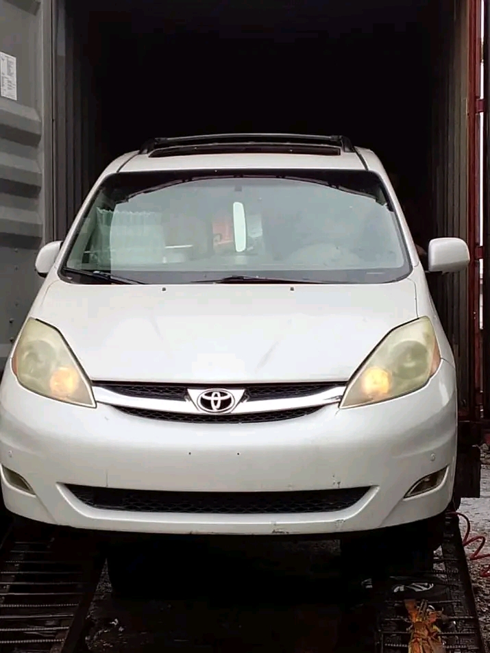 2006 Toyota Sienna โ photo 1