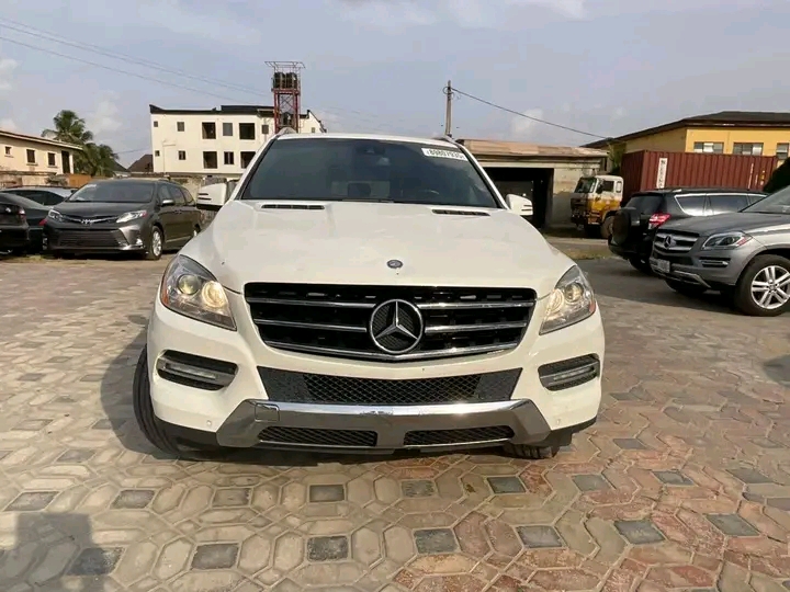 2013 Mercedes ML350 โ photo 1