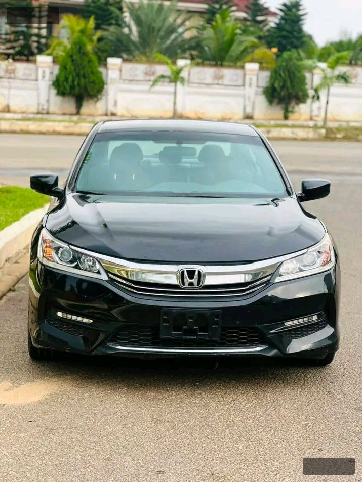 2016 Honda Accord โ photo 1