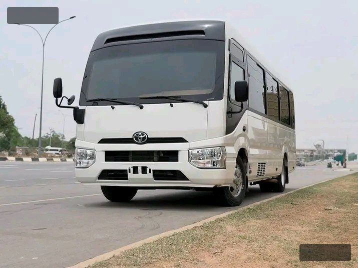 2025 Toyota Coaster — photo 1