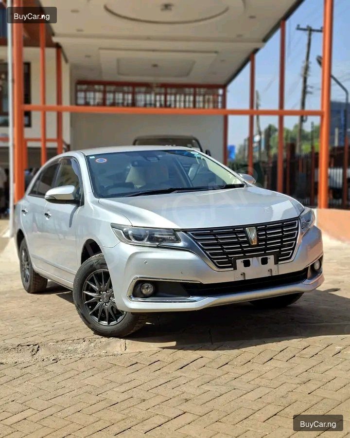 2018 Toyota Premio โ photo 1