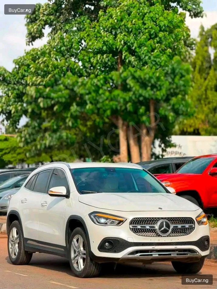 2021 Mercedes Benz GLA 250 โ photo 1