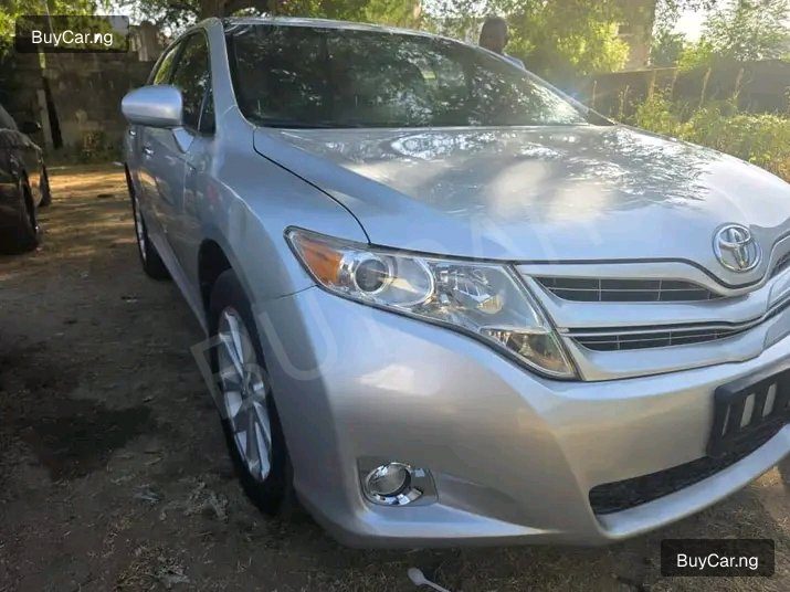 2010 Toyota Venza โ photo 1