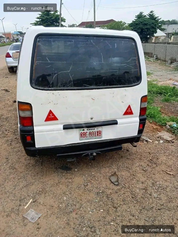 2006 Mitsubishi L300 Bus — photo 1