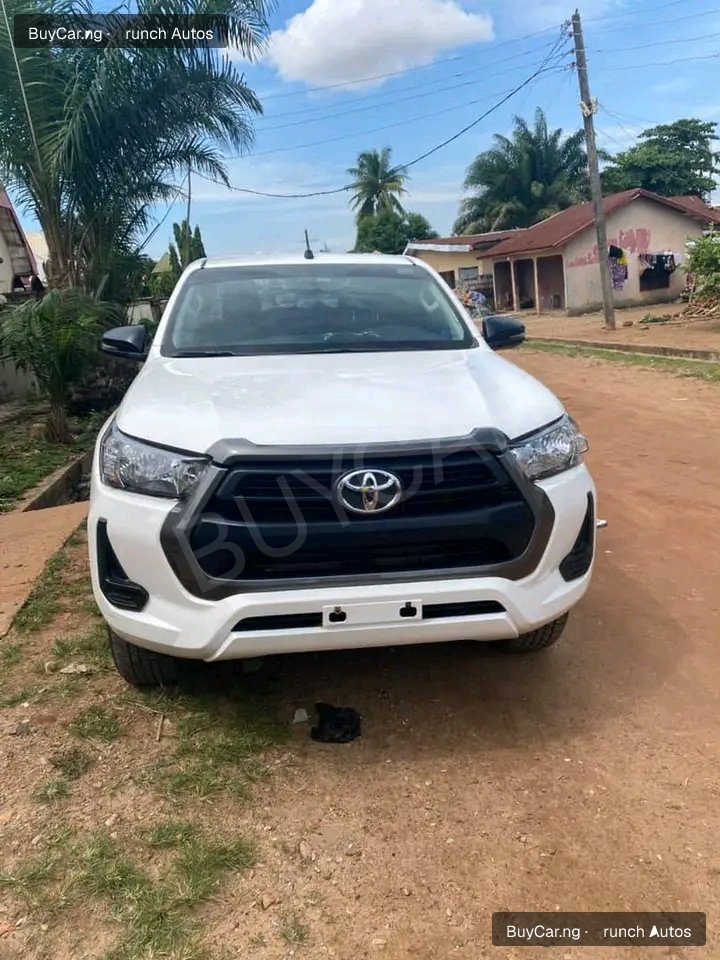 2025 Toyota Hilux