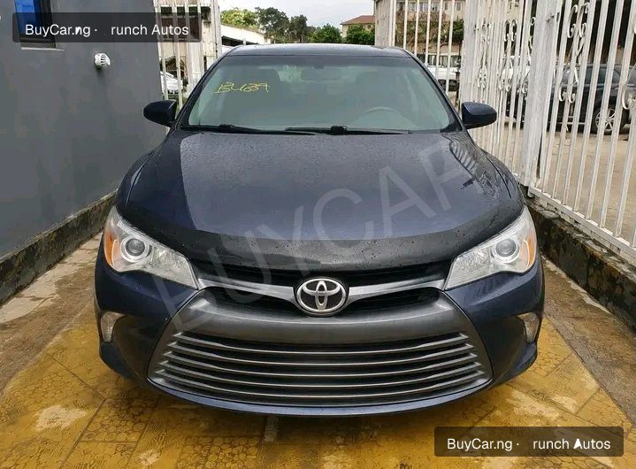 2016 Toyota Camry LE โ photo 1