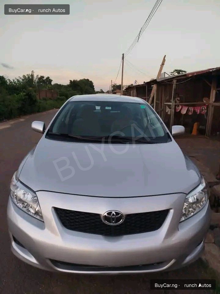 2010 Toyota Corolla โ photo 1