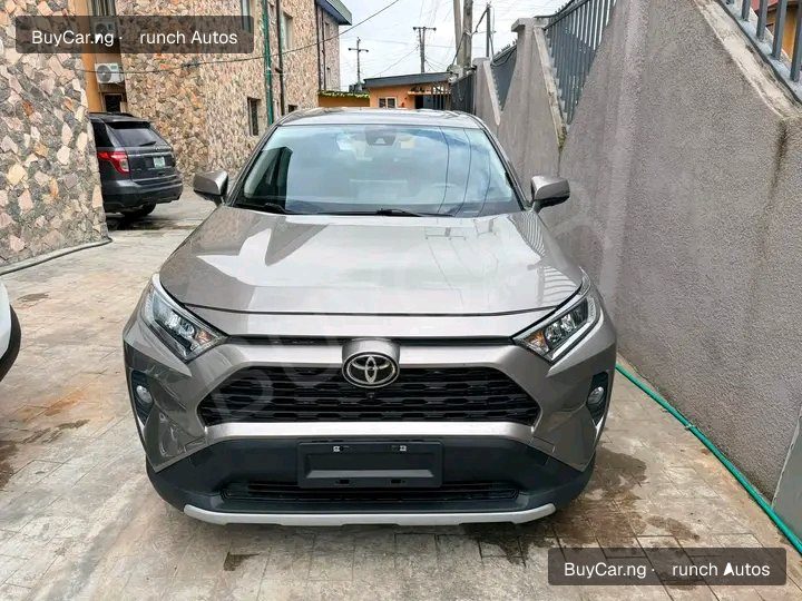 2021 Toyota RAV4 โ photo 1
