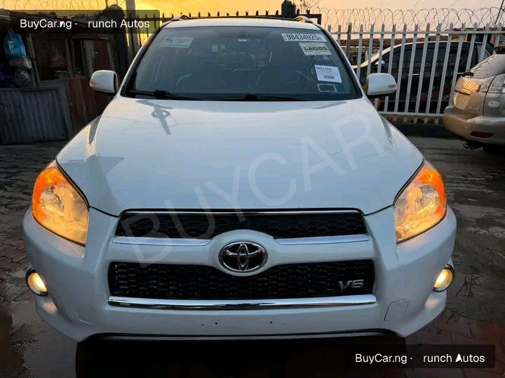 2010 Toyota RAV4 โ photo 1