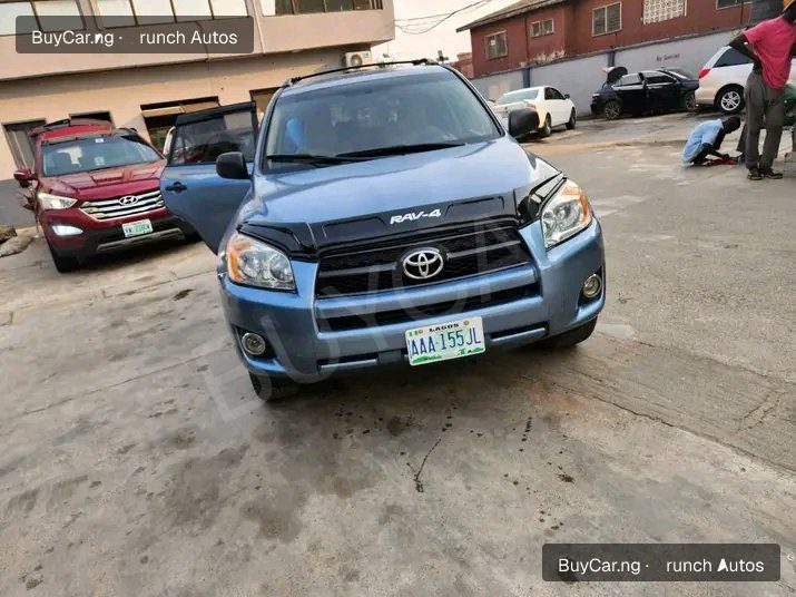 2010 Toyota RAV4 โ photo 1