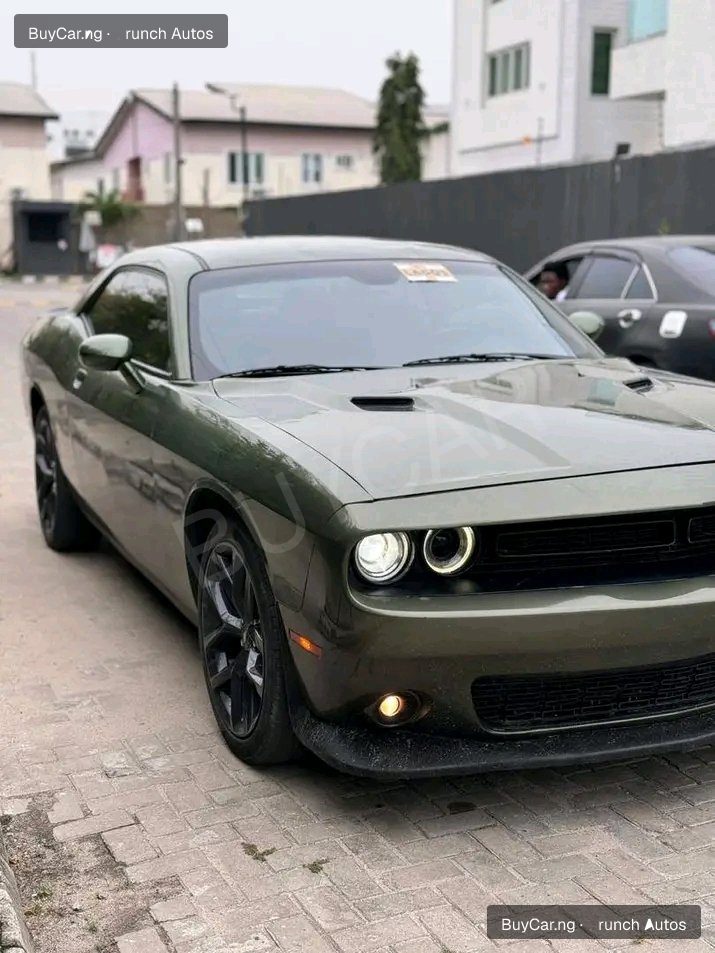 2019 Dodge Challenger โ photo 1