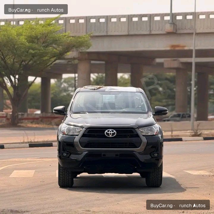 2025 Toyota Hilux
