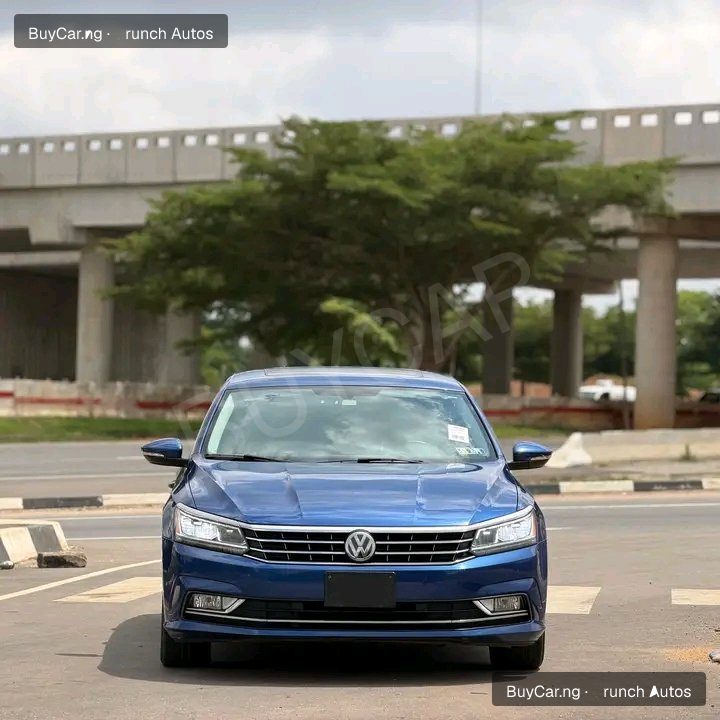 2019 Volkswagen Passat โ photo 1