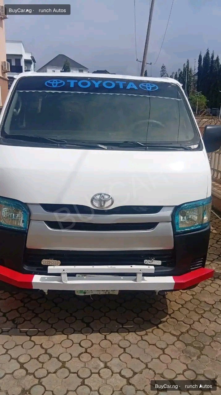2012 Toyota Hummer Bus