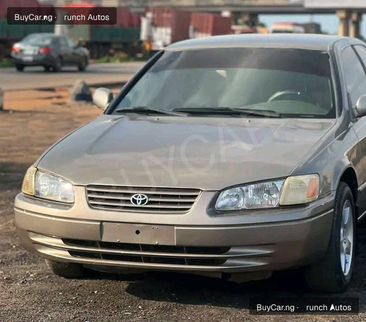 2000 Toyota Camry