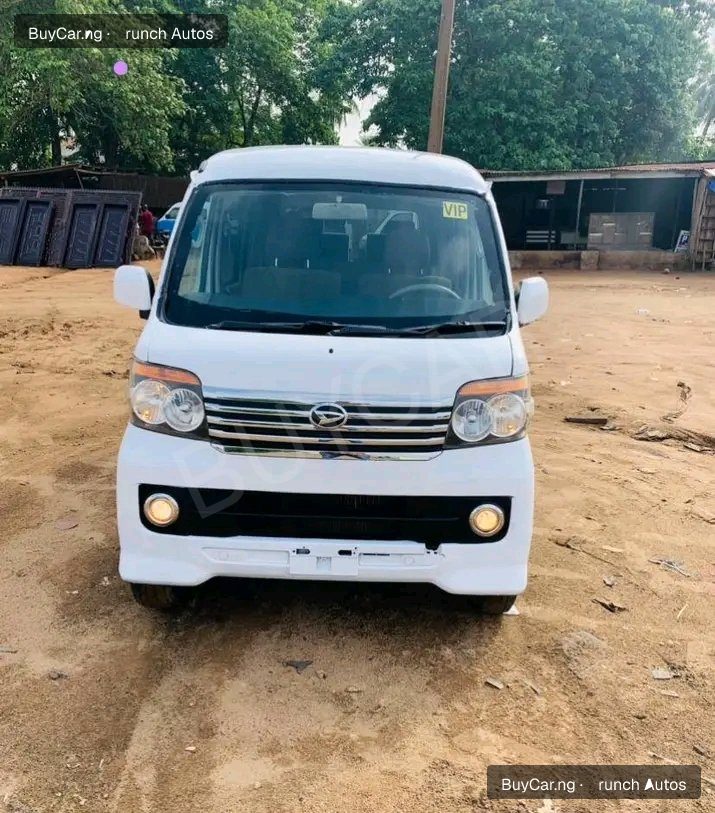 2022 Daihatsu Artai Mini Bus