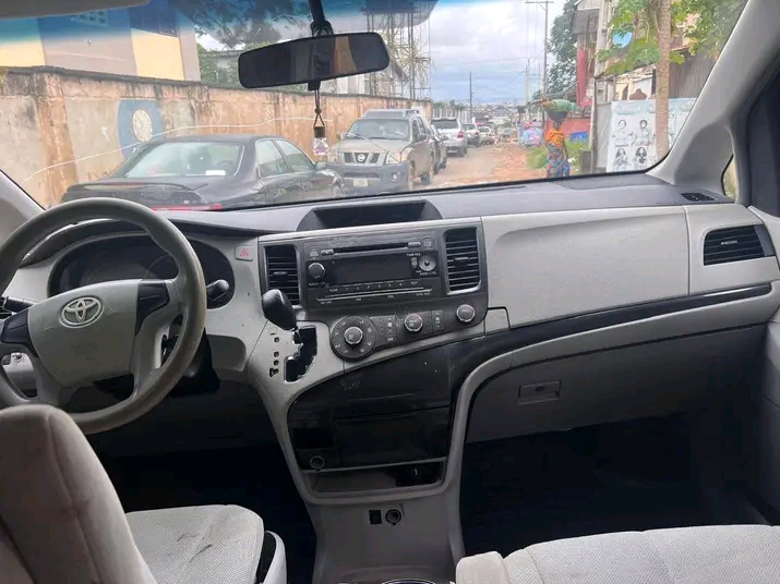 2014 Toyota Sienna
