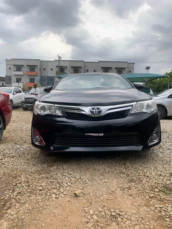 2014 Toyota Camry โ photo 1