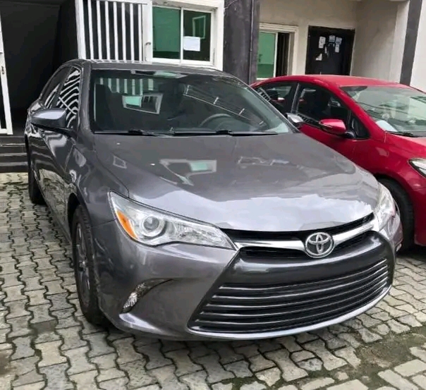 2017 Toyota Camry โ photo 1
