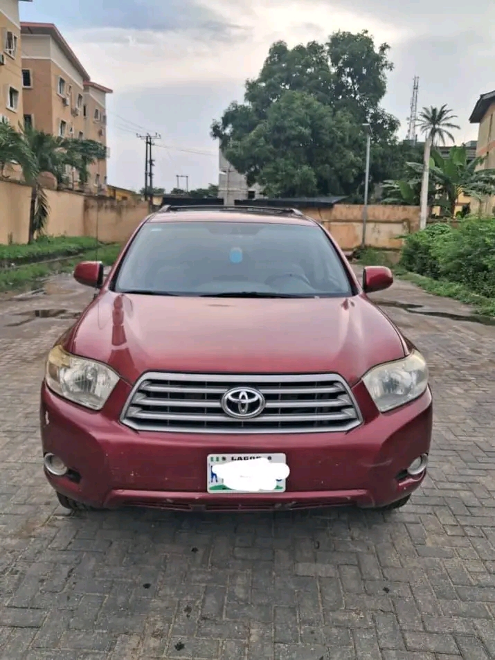 2010 Toyota Highlander โ photo 1