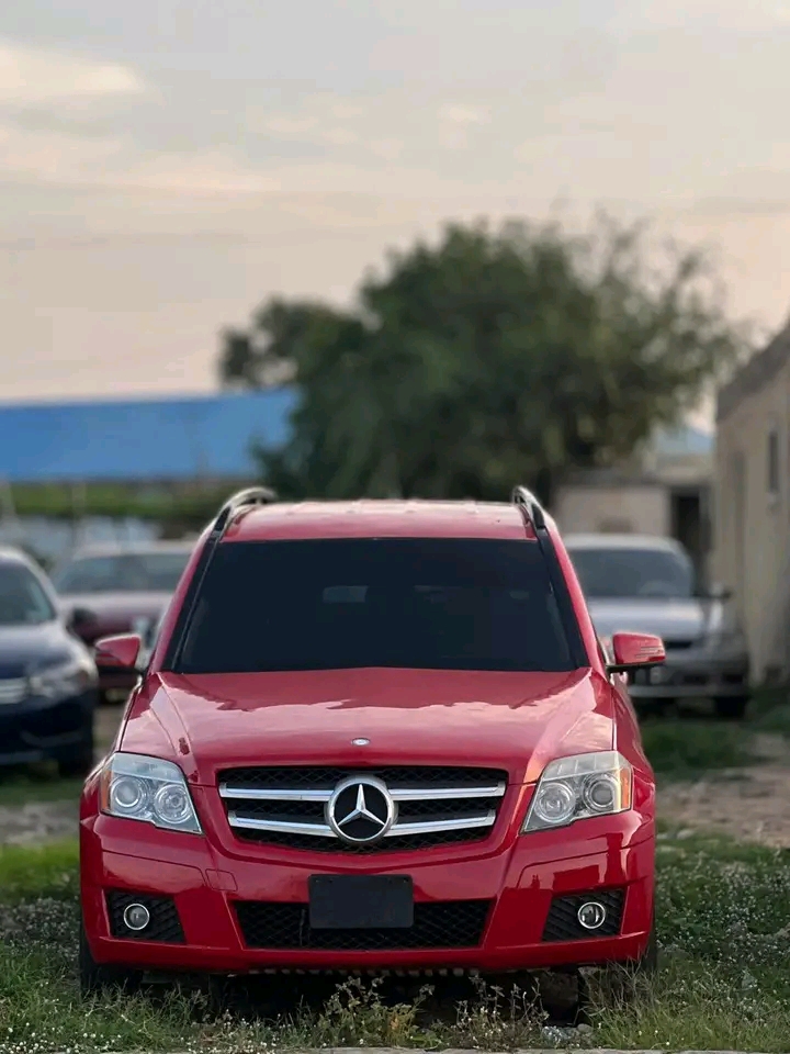 2011 Mercedes GLK350 — photo 1