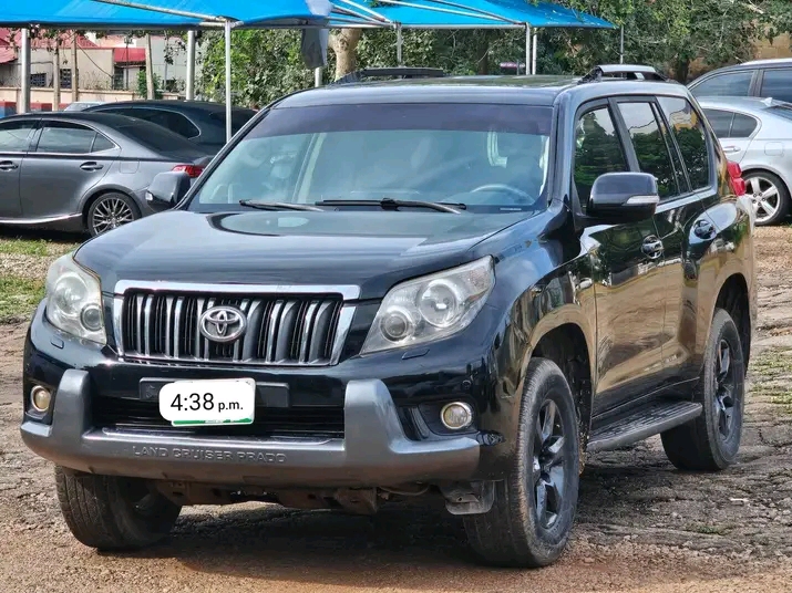 2011 Toyota Prado โ photo 1