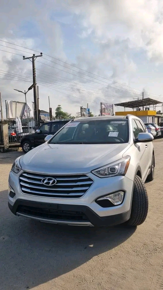 2016 Hyundai Santa Fe โ photo 1