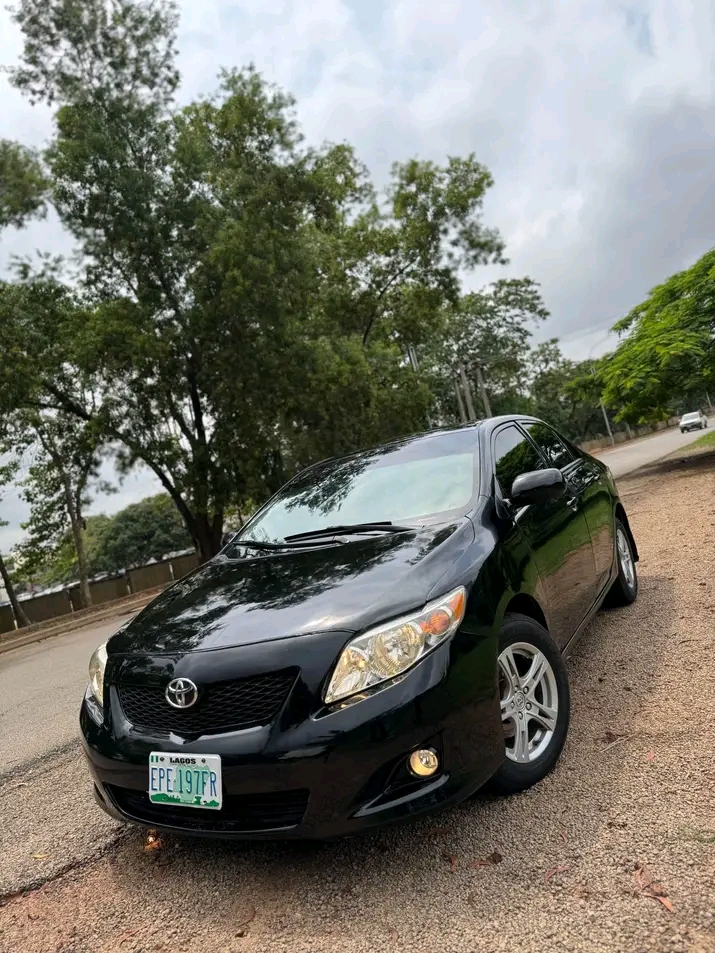 2010 Toyota Corolla โ photo 1