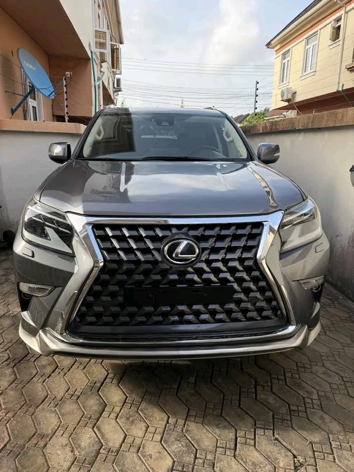 2023 Lexus GX460 โ photo 1