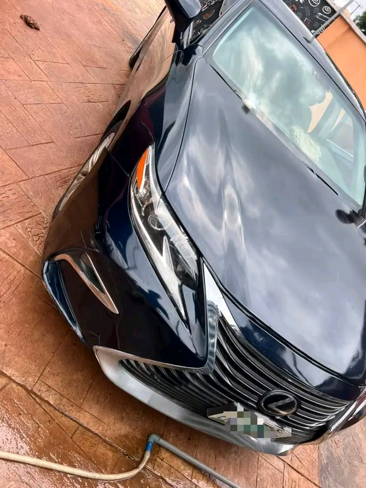 2013 Lexus ES350 โ photo 1