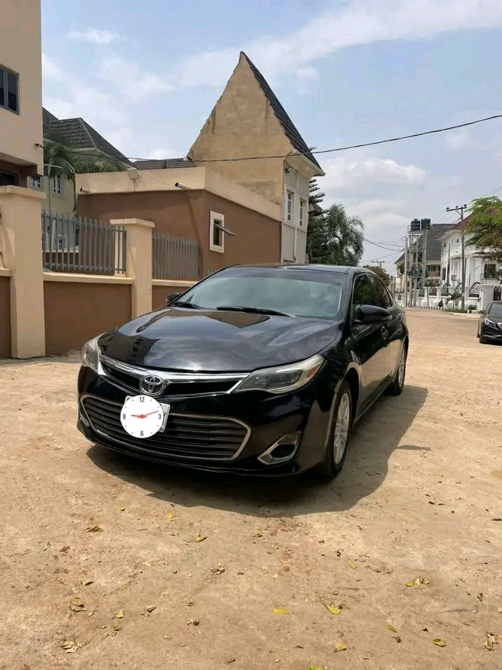 2014 Toyota Avalon โ photo 1