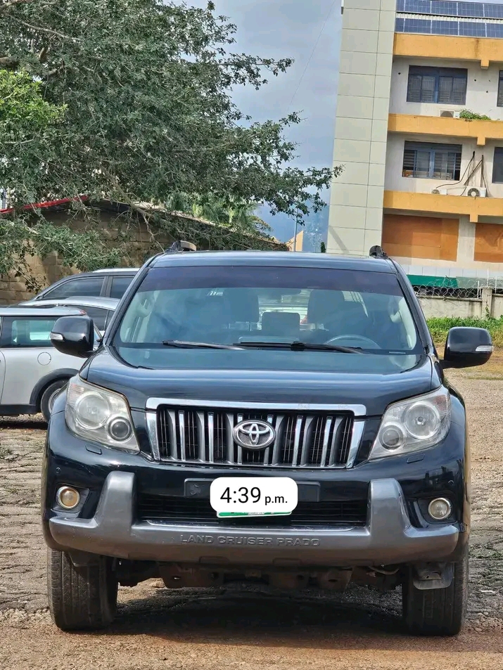 2011 Toyota Prado โ photo 1