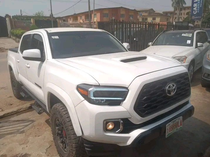2021 Toyota Tacoma โ photo 1
