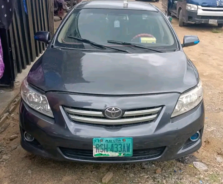 2010 Toyota Corolla โ photo 1