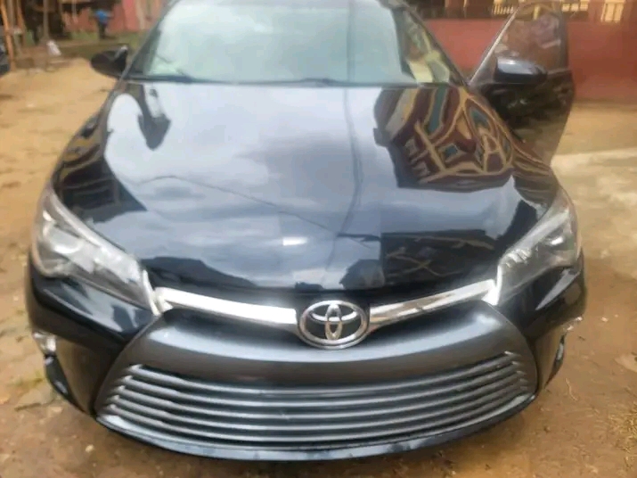 2015 Toyota Camry โ photo 1