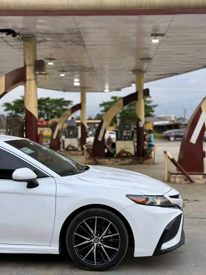 2021 Toyota Camry โ photo 1