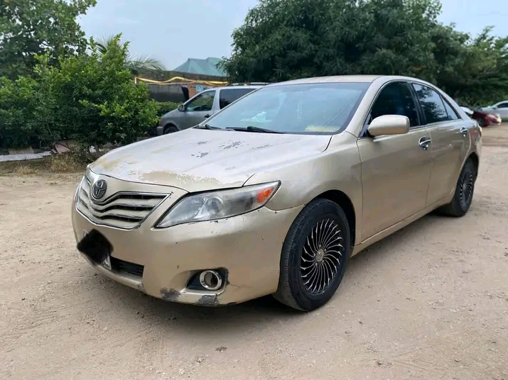 Toyota Camry โ photo 1