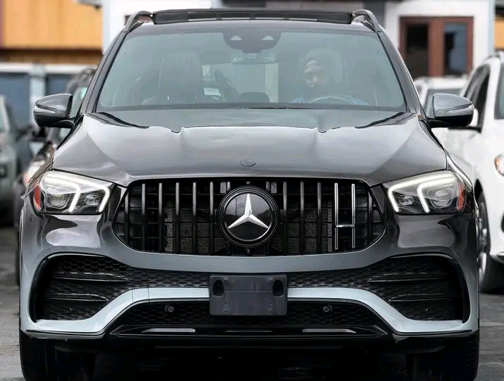 2022 MercedesBenz Gle53 — photo 1