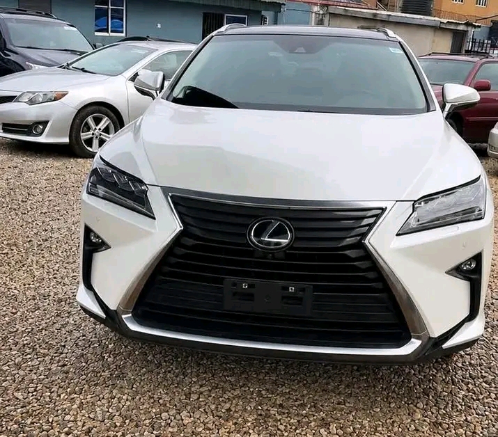 2017 Lexus Rx350 โ photo 1