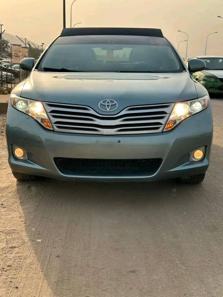 2010 Toyota Venza โ photo 1