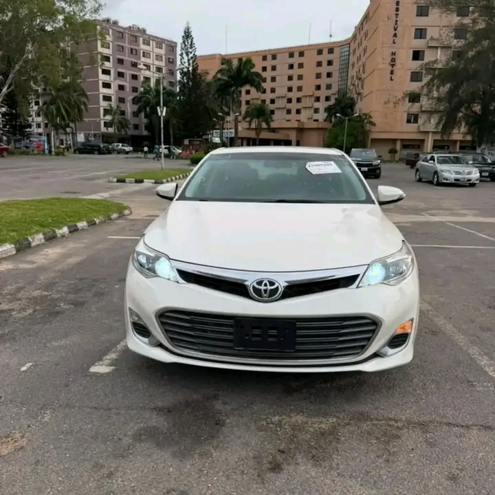 2014 Toyota Avalon XLE