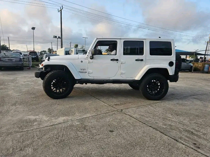 2017 Jeep Wrangler โ photo 1