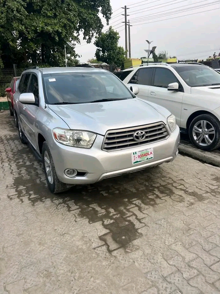 2008 Toyota Highlander Sport โ photo 1