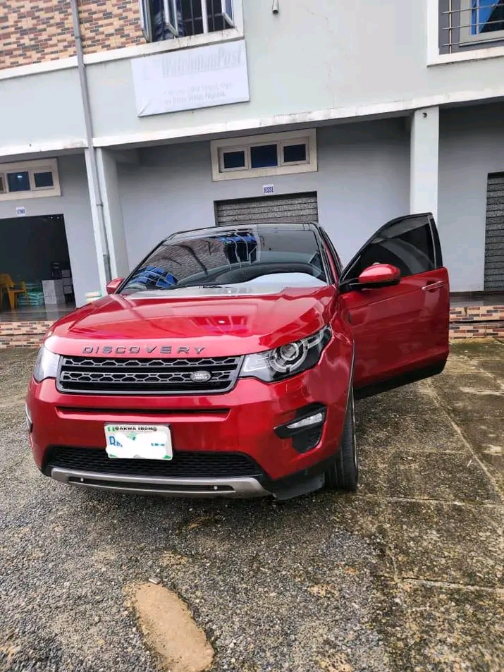 2015 Land-Rover Discovery — photo 1