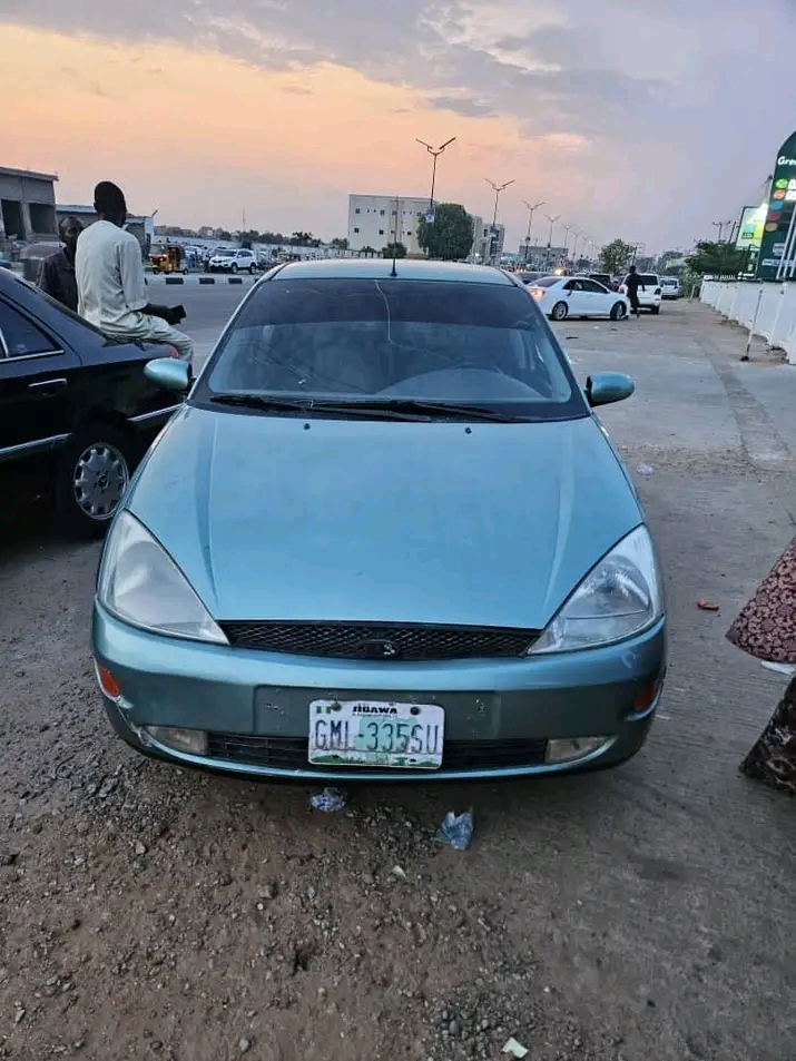 FORD FOCUS — photo 1
