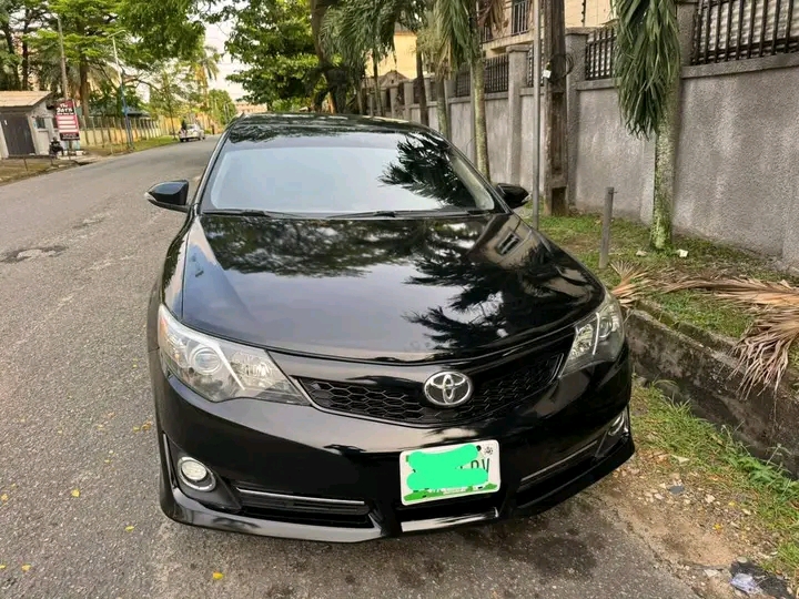 2012 Toyota Camry โ photo 1